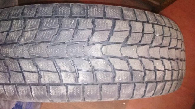  1   Dunlop GRANDTREK SJ6 215/65 R161200.    