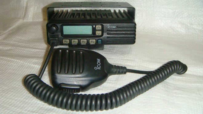   .   :Icom - F210 (UHF - 128