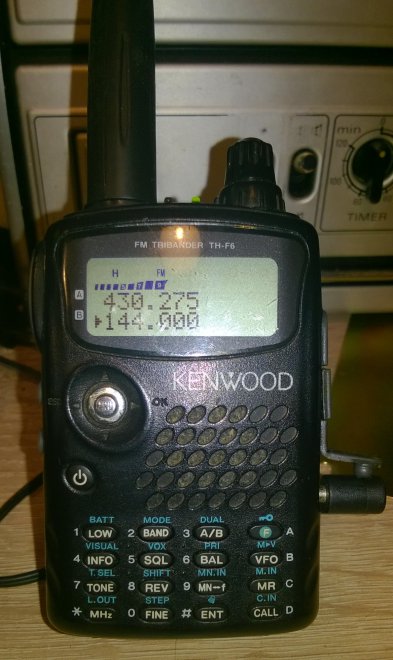  Kenwood TH-F6A +  Icom IC-F210200 .