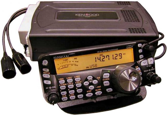  Kenwood TS-480    990  UT0UM(O67) 22O O942, (O93) 656 OO99, bybra@mail.ru