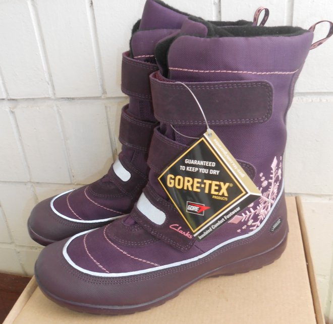 Gore Tex Clarks .37 24          1199
