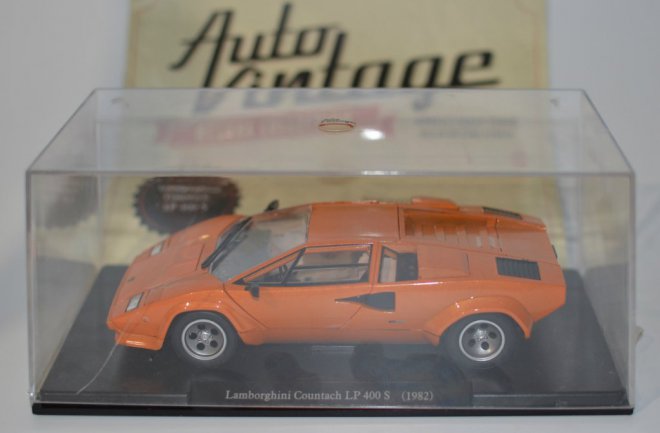   .         Lamborghini Countach LP400 S (1982)  FABBRI  Leo Models