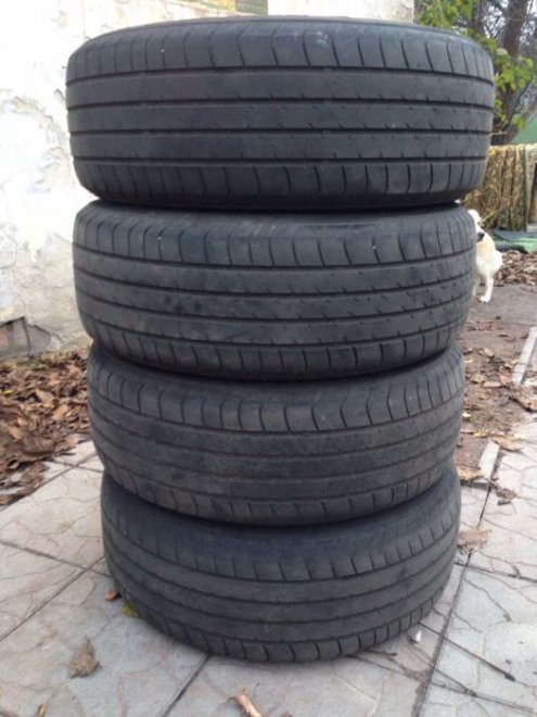     2  : Dunlop Sp Sport 205/60 r16  Michelin Diamaris 4x4 285/45 r19 Michelin   4+    .  3000  4 Dunlop   3+  ,  1 