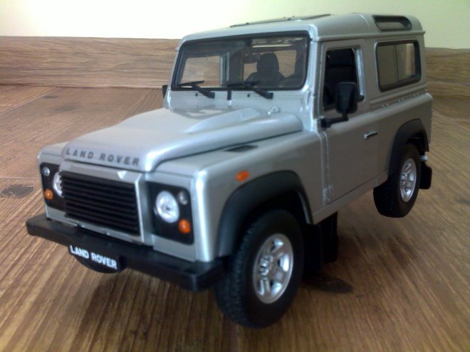    (1:24) Land Rover Defender 90 (1984)  WELLY.ֳ 350,0 