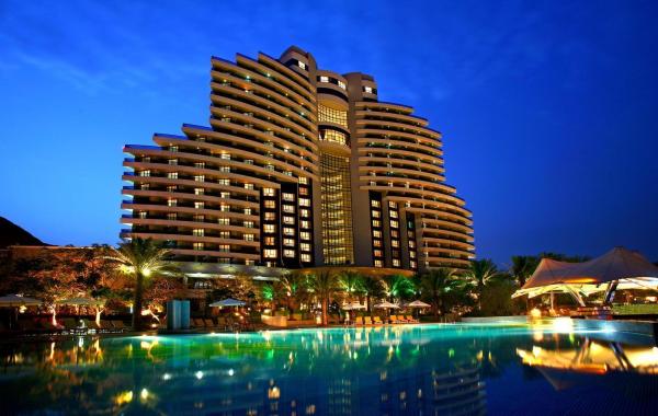 , Le Meridien Al Aqah Beach Resort 5*   20.02  7    1690 