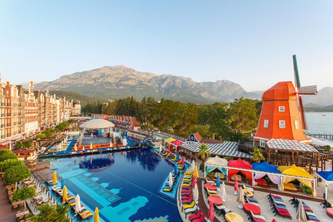            14.04  8  ORANGE COUNTY RESORT HOTEL 5*   845 