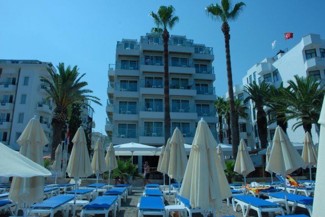    , .BEGONVILLE BEACH 4* 7