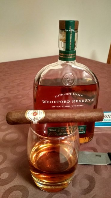     .      4- ,    ,    Dominicana + Woodford,        ,     Straight Rye