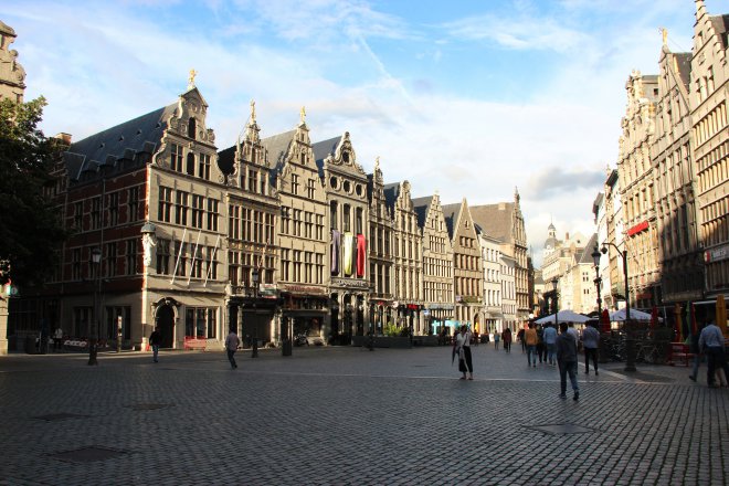    Grote Markt   16      19     