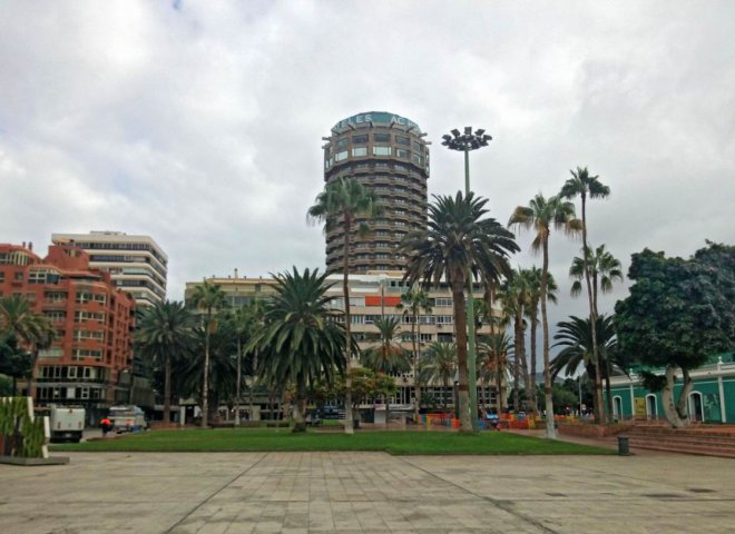        ,      plaza Santa Catalina
