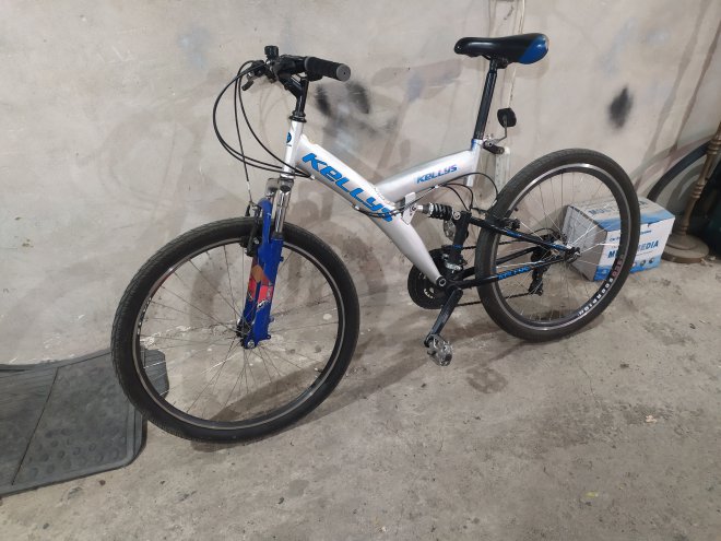 ������ ���� ������ �������� �����, 26" ������, 18 ����, ����������, � �������� ���������. ������ ������ ��������� - ���������� ����, �������� ����� ��������� � �����