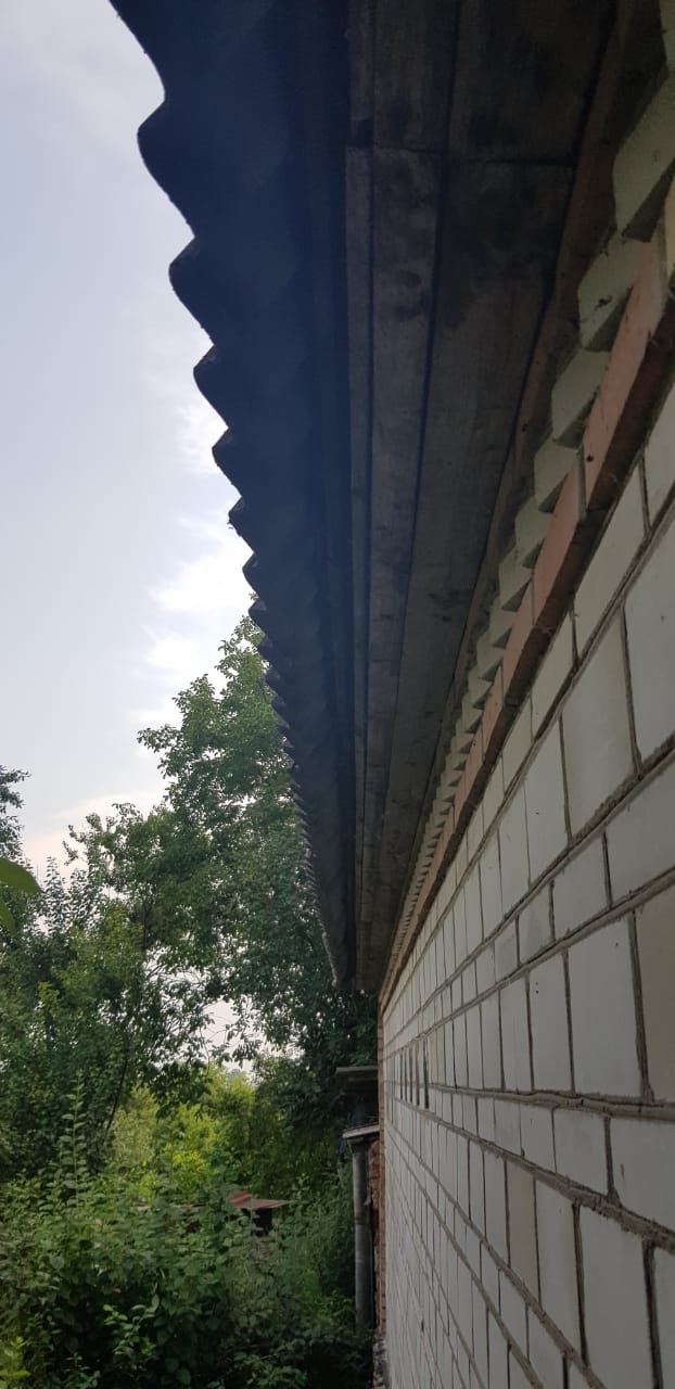 Крепление водосточки / Будівництво та ремонт нерухомості