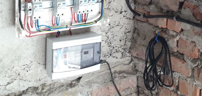 �� ���� ����� - ������� � ����������� ����� ���������� (��� ����). �� ����, �� ���� ������ ����� (��������� ������), ��� ����� ���� ������� �1 (�����), ��������� �����, ���� ������� �2 (������� ����������)