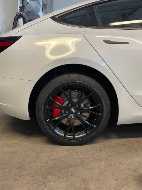 martianwheels MW03  TESLA MODEL 3   MODEL Y    https://martianwheels.com/products/martian-mw03-lightweight-forged-wheels-for-model-3