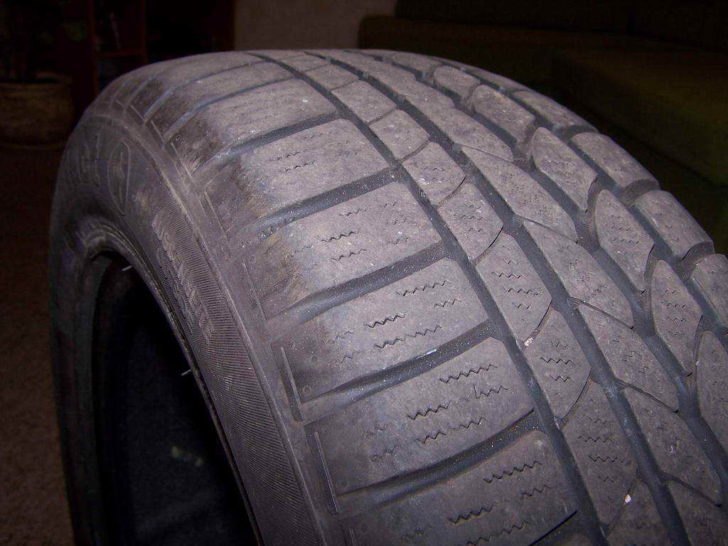  650       215/60 R17 Continental Winter Contact 96H.  