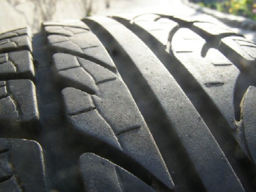  4 185/55/14 Firestone Firehawk-2.  (5-5,5) 320/185/55/14 Semperit SportLife-2