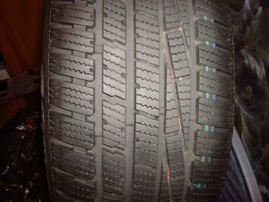 205/50 R17 XL 93 V Goodyear Ultra Grip Performance  4 . \  2000 