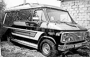   ""   : Chevrolet Van, 1988 .