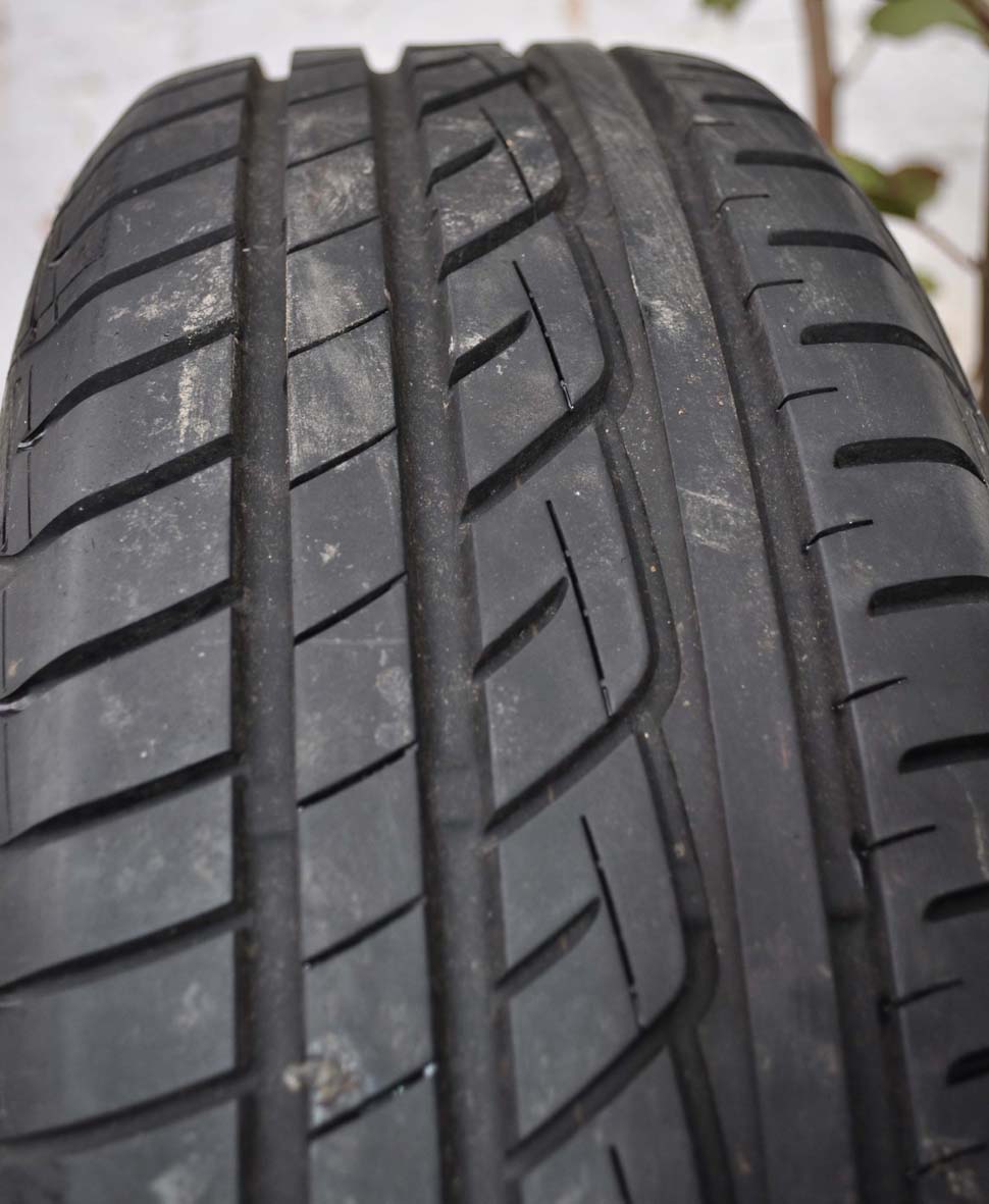      Toyo Proxes CF1 195/60/15 88   .      7,5  2   6