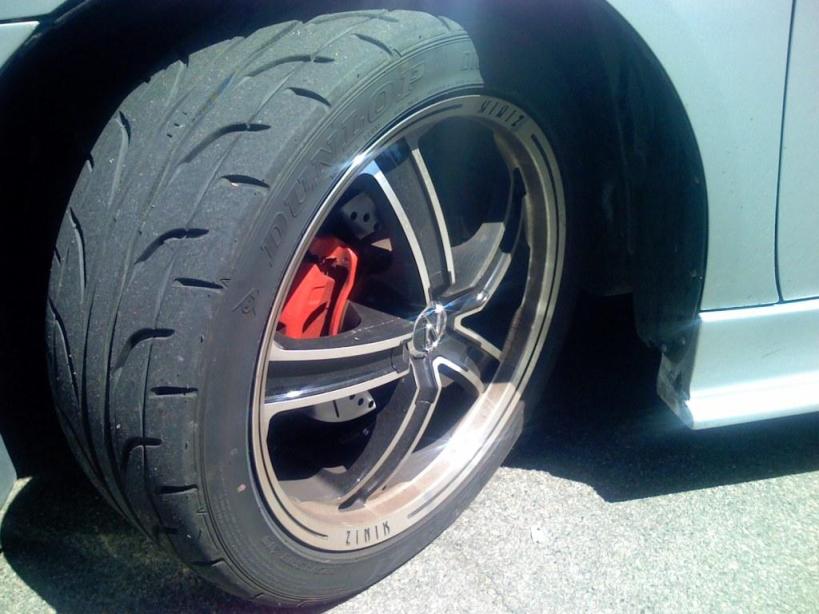 Zinik Z24 18".  Dunlop Direzza Sport Z1 225/45/ZR18 (5114,3