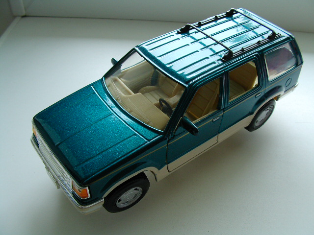 Ford Explorer  Maisto,        ,    , "" ,   90-.