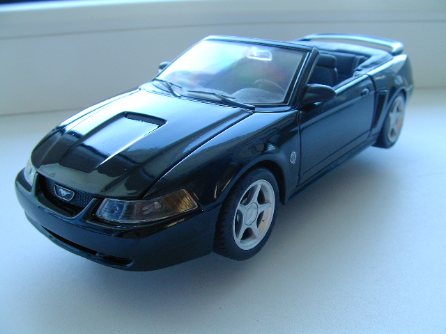 1999, Ford Mustang GT. : Maisto