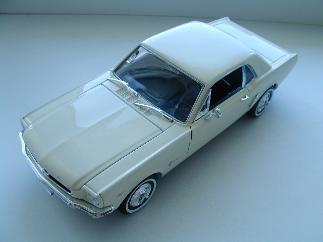 1964, 1/2 Ford Mustang. : Welly