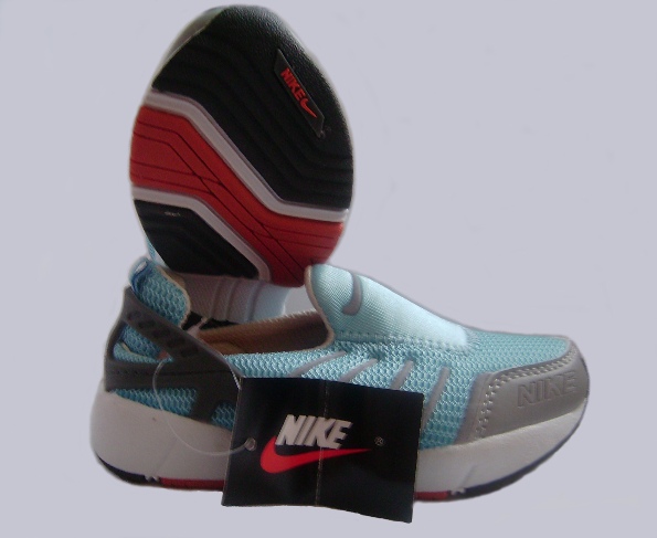     Nike,  26 (16,3   ),    .  230 