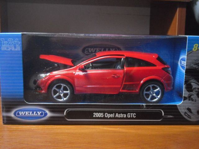 Citroen C2 1:24 Welly-90.Opel Corsa OPC 1:24 Welly -90
