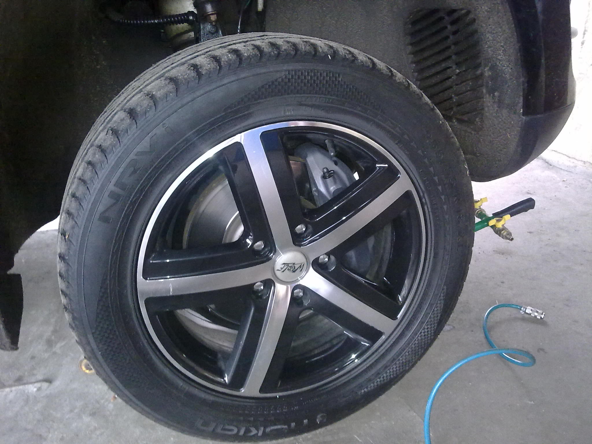  4 R18 5*130    5  .  4 nokian nrvi 255/55/18  2 ,     