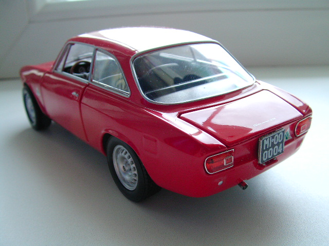 1:24, Hachette, Alfa Romeo Giulia Sprint 1600 GTA Corsa 1965 .