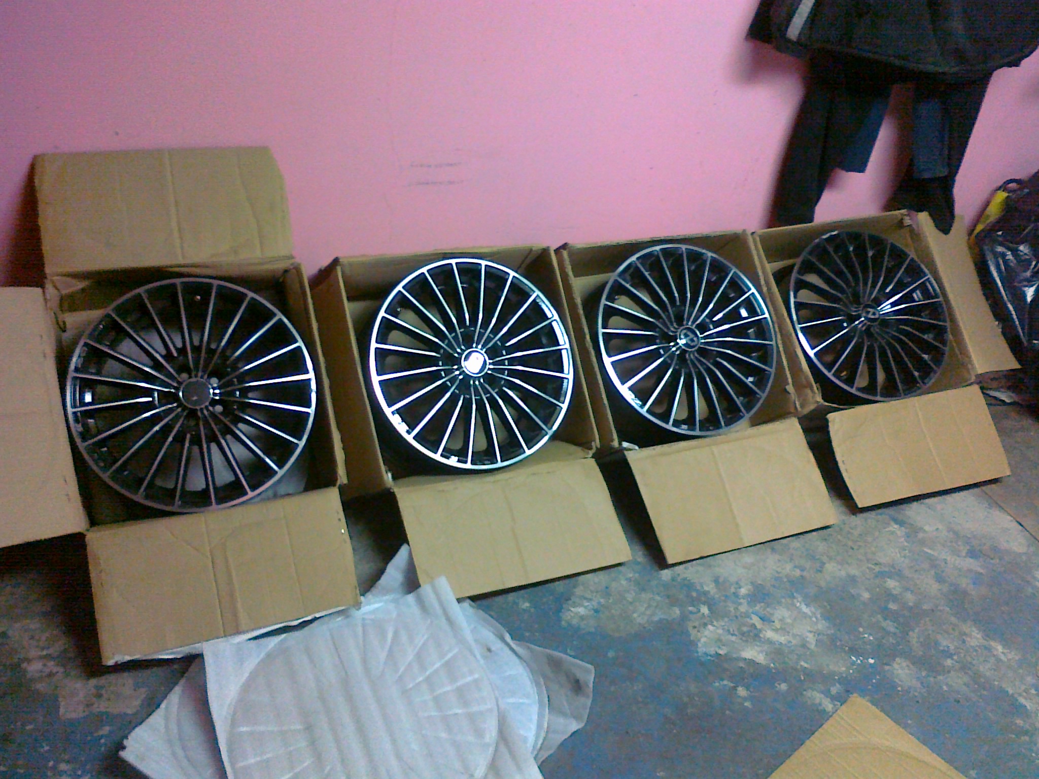   OZ Racing 35 Anniversary black R17,  35,  8,  5*100/    600 .