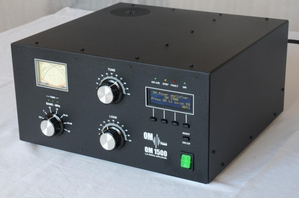 We are proud to introduce our new compact power amplifier equipped with one tube of approved Russian quality used for military purposes. The amplifier despite its compact measures gives over 1500 W output power and as a bonus 50 MHz band is built-in for the MAGIC BAND lovers