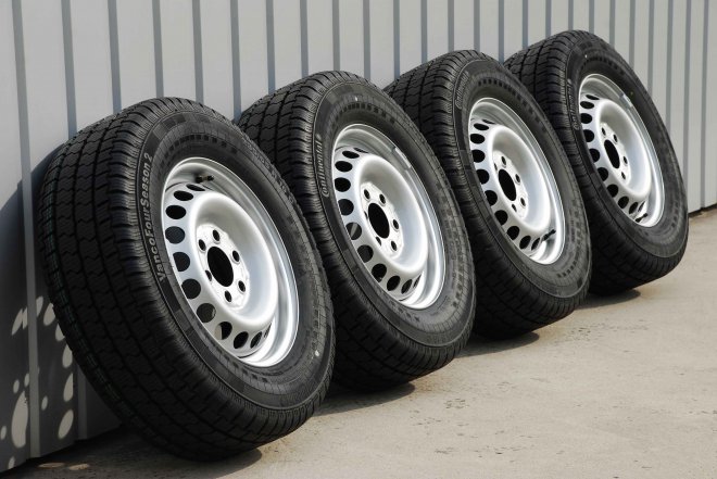    235/65/R 16 +    ,  Continental VancoFourSeason 2 (),  ,   (DOT) 8  2012 ,   9,5 .      ,      