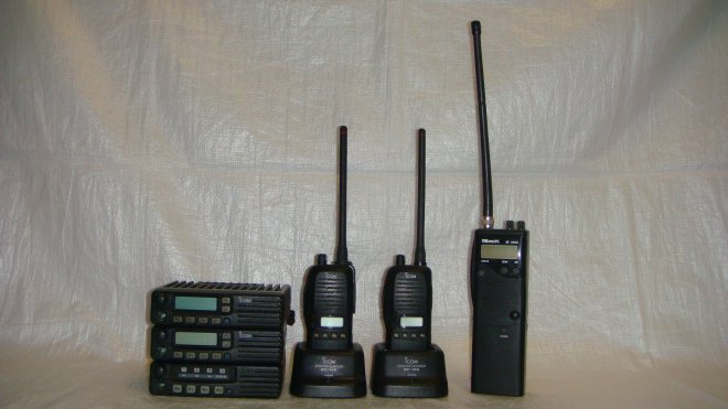    .   ,  :Icom - F211 (UHF - 128