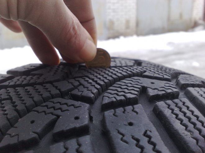   4  gislaved nord frost 3 185/65 R14 .