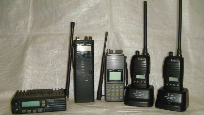   .       :Icom - F210 (UHF - 128