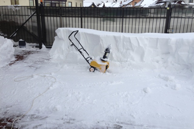 Снегоуборщик для загородного дома