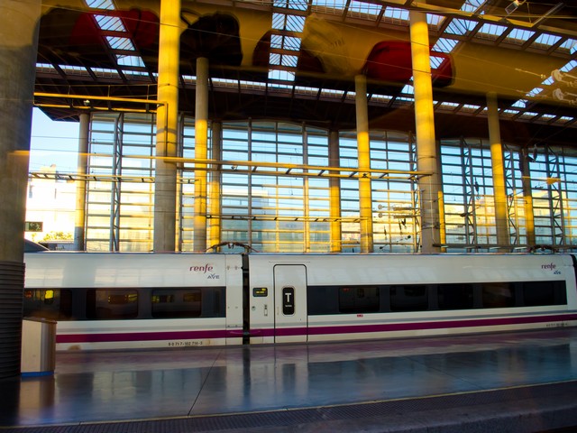  ,  Renfe,           .