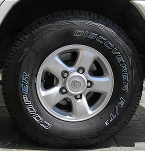  4  /,  ,    .  Toyota Prado,   2