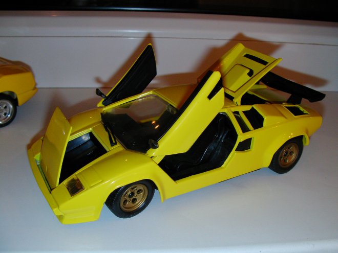 1:24, Revell, 1982 Lamborghini Countach LP 500S