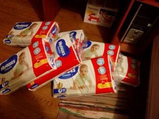 ������� ��� ����� � ��� ���� (�� ������� ������) ���������� Huggies Classic 4 Mega 68 ��. ������ ��� �� ����� 220 ������ �� ����� �����, ����� 3,23 �� �����