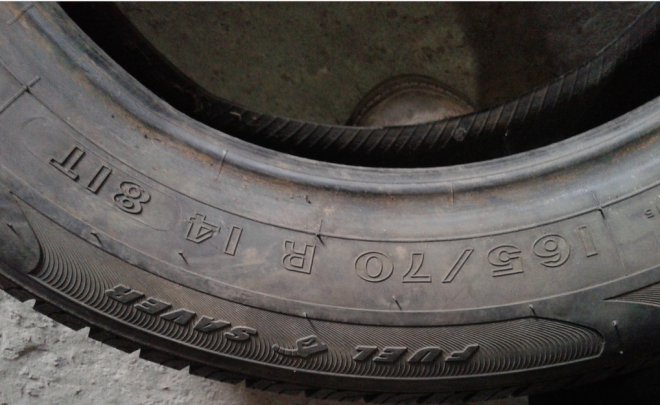  , 4  Firestone F 590 165 70 R14 81 T, oc 70%.  