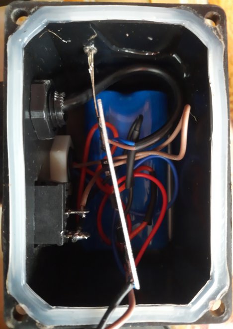 ������ ������� ��� "����������" ( � ����� ����������� ����� "�������") ������������ 18650, 3,7�.��������� , ��� ������, ����� ���� 3 ������������