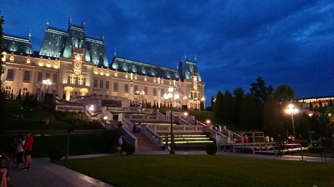 ����� � ������� ����� ������� �������� ����� � Palas mall�. ����� ������ SIM�� Orange PrePay ��� ����� ������ ��