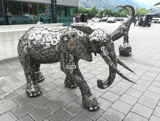 ����������