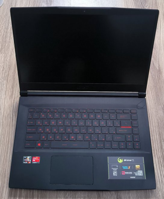 ������ ������� ������� MSI Bravo 15 (A4DCR-093XUA)� ���� �������� �����, ���������� ������ (���� ������ �����).�����: 15,6" FullHD IPS ������� � ���������� �����