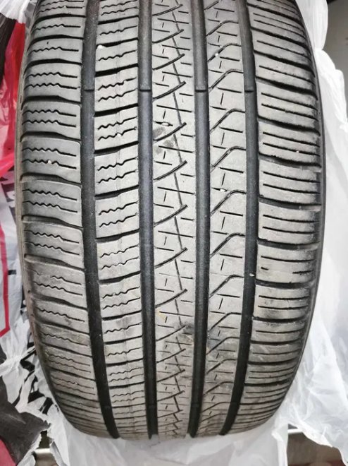 ������ 4 ������ � Touareg, 20" Pirelli Scorpion Zero, all seasons, 275/50 R20. ���� �������