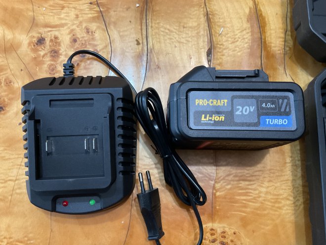 ������ ����� ���������� �������� 4 ������ ����� �� ������� ����, � ��������� �� ��� ����� , ���� 800 ���, ������� ���� � ���������, ����� ������ �����, ������ �� �� � ����������� �� ������� �������, ������ � �������� @Nik71Kiev