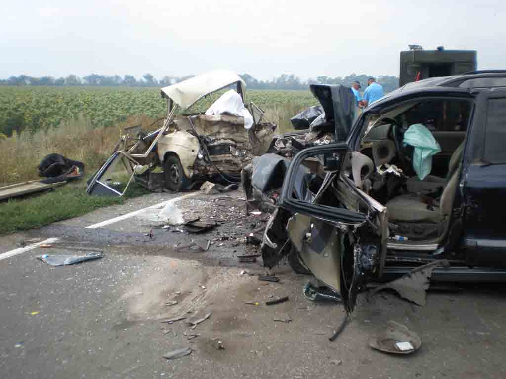 ����� � ��������� �� ����������� �������� ������������ �� ��������-����������� ������� � ������� ���������, �� ������� ����� �� ��������� ��������. � 12 ������ �� ��������� �����-̳����, �� �� ���������, ���� ��������� "Hyundai San�� Fe", �� ���������� � ����������, ����� �� ����� ���������� ����, �� ���� ������ �������� � ���������� "���-2106"